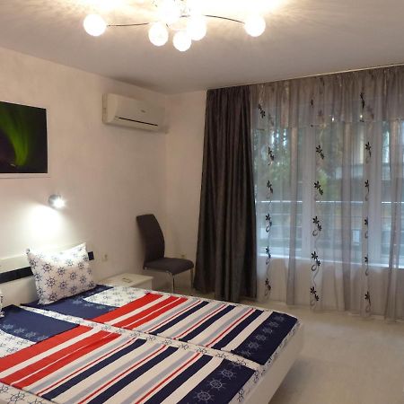 Apartament Holiday Burgas ภายนอก รูปภาพ